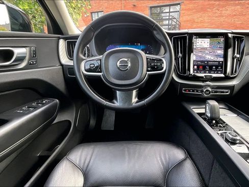 Used 2025 Volvo XC60 B5 Plus AWD/4WD image 8