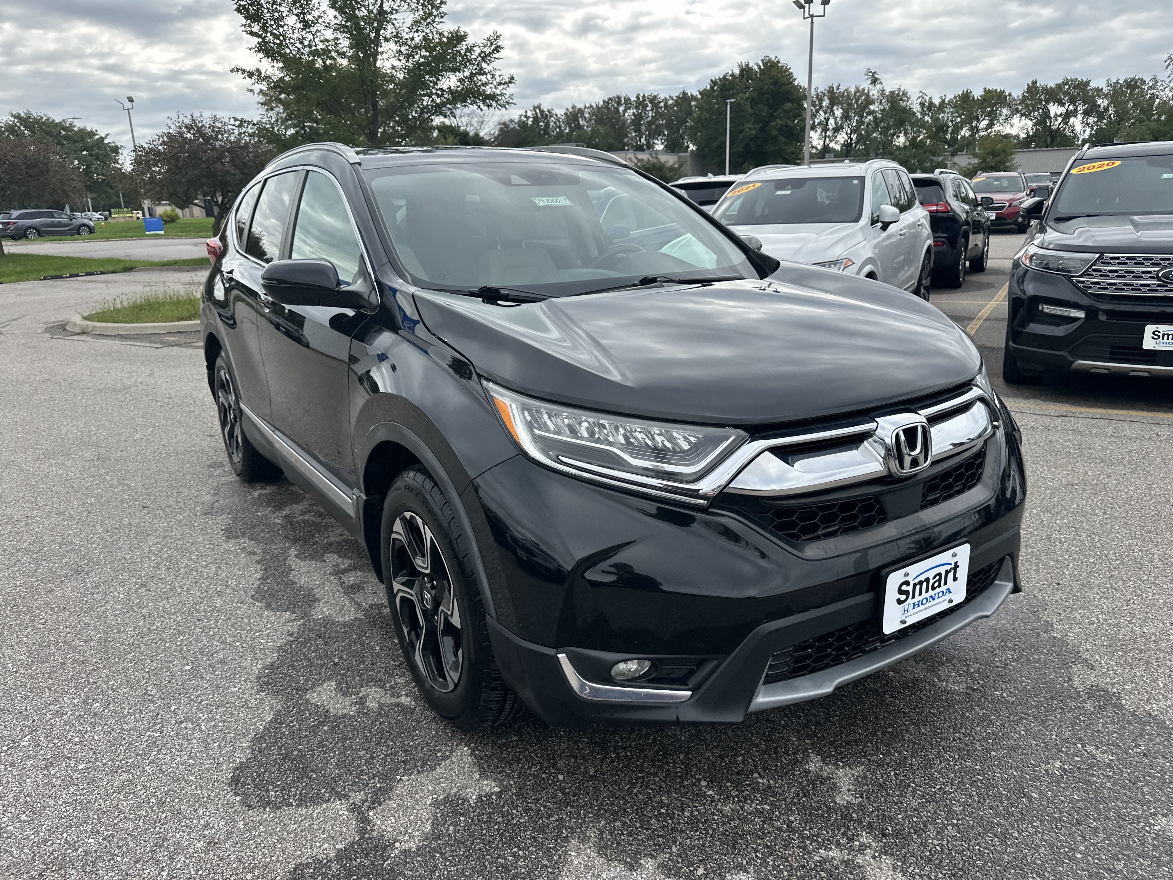 Used 2018 Honda CR-V Touring image 2