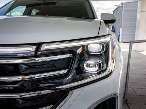 New 2026 Volkswagen Atlas SE FWD image 6
