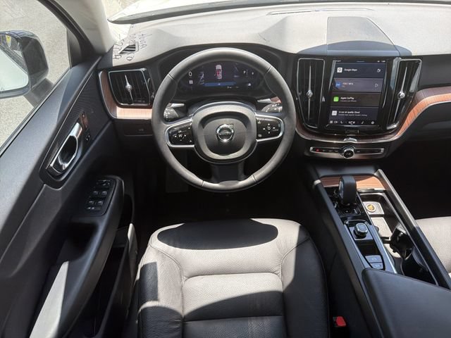Used 2024 Volvo XC60 B5 Plus AWD/4WD image 5