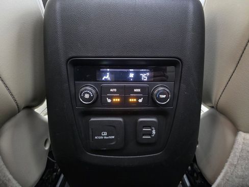 Used 2019 Buick Enclave Premium w/ Experience Buick Package image 16