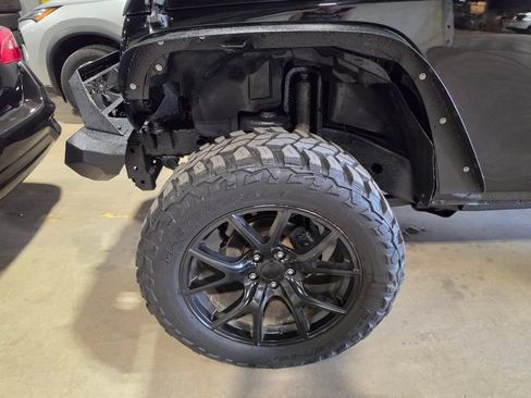 Used 2015 Jeep Wrangler Sport AWD/4WD image 3