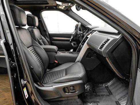 Used 2022 Land Rover Discovery S R-Dynamic image 31