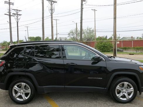 Used 2024 Jeep Compass Latitude AWD/4WD image 5