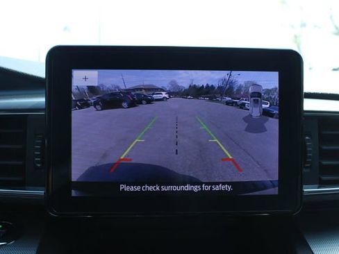 Used 2020 Ford Explorer XLT w/ Equipment Group 202A image 21