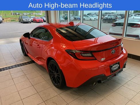 Used 2022 Toyota GR86 Premium w/ ALL Weather Mat Package (TMS) RWD image 10