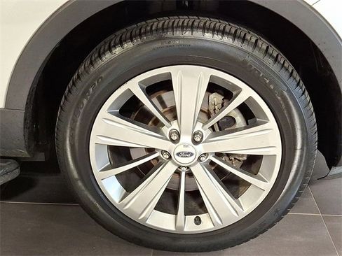 Used 2018 Ford Explorer Limited image 7