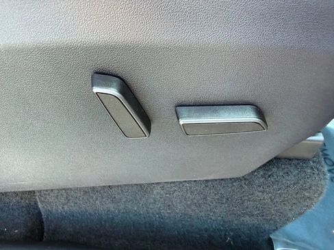 Used 2025 Tesla Model Y Long Range image 32