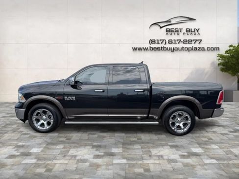 Used 2017 RAM 1500 Laramie w/ Convenience Group AWD/4WD image 7