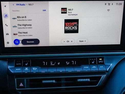 Used 2025 Toyota Camry XSE image 19