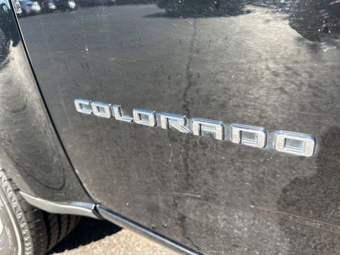 Used 2022 Chevrolet Colorado LT w/ LT Convenience Package image 8