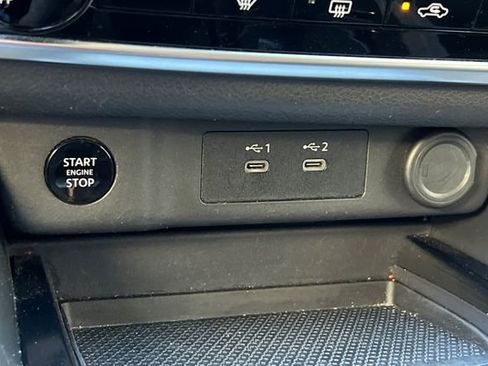 Used 2024 Nissan Rogue S image 37