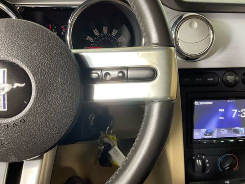 Used 2007 Ford Mustang Premium image 22