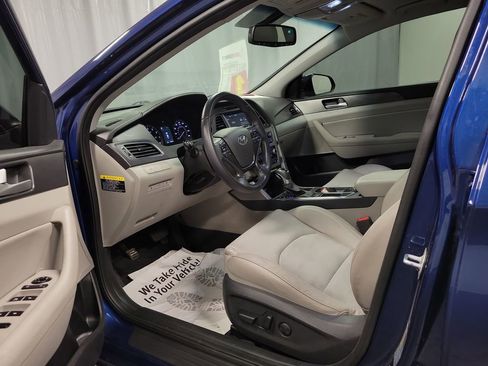 Used 2017 Hyundai Sonata Sport w/ Value Edition Package 02 image 13