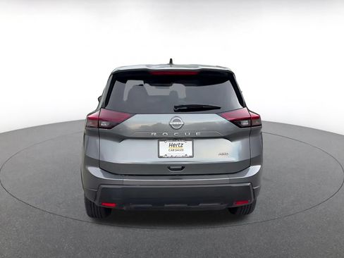 Used 2026 Nissan Rogue SV AWD/4WD image 9
