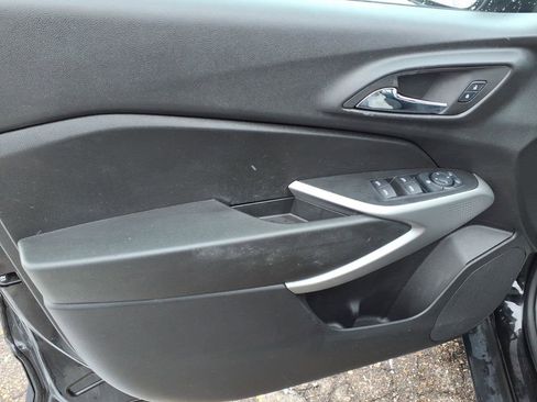 Used 2024 Chevrolet Trax RS image 11