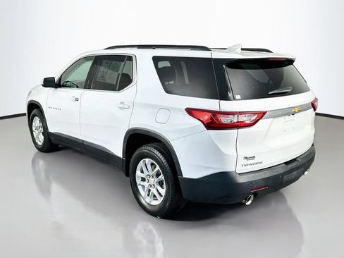 Used 2021 Chevrolet Traverse LT w/ LPO, Cargo Package FWD image 5