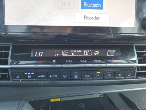 Used 2023 Toyota Sienna XSE FWD image 36