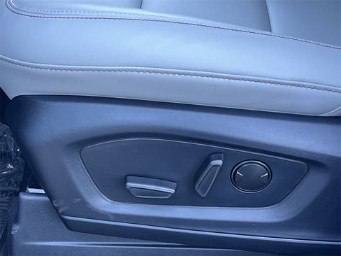 New 2026 Ford Explorer Active w/ Active Comfort Package image 17