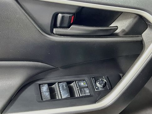 Used 2023 Toyota RAV4 LE FWD image 17