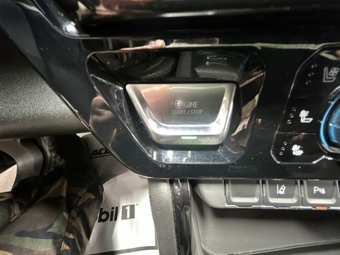 Used 2024 GMC Sierra 2500 AT4 w/ AT4 Premium Plus Package image 18