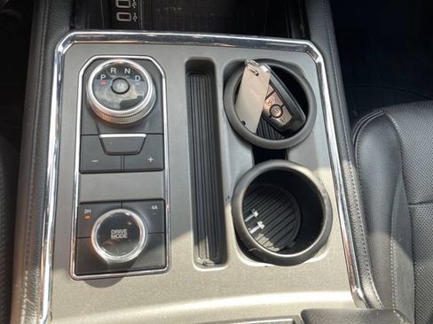 Used 2018 Ford Expedition Max XLT w/ Equipment Group 202A AWD/4WD image 23