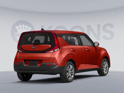 Used 2021 Kia Soul LX image 2