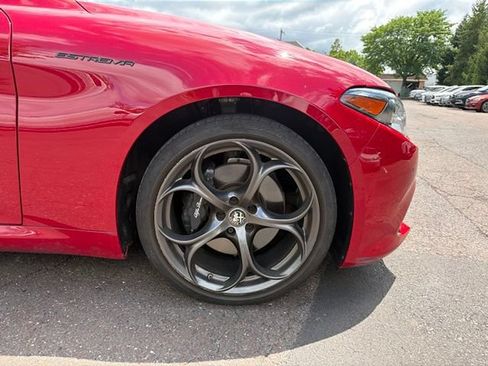 Used 2023 Alfa Romeo Giulia Estrema AWD/4WD image 4