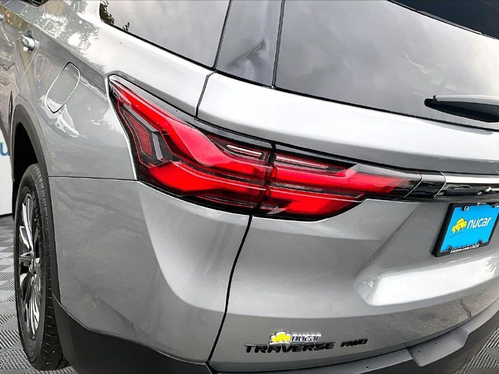 Used 2023 Chevrolet Traverse RS AWD/4WD image 35