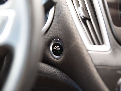 Used 2022 Chevrolet Malibu LT image 13