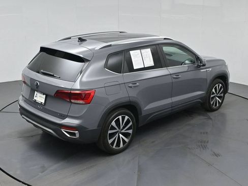 Used 2023 Volkswagen Taos SE w/ Panoramic Sunroof Package AWD/4WD image 45