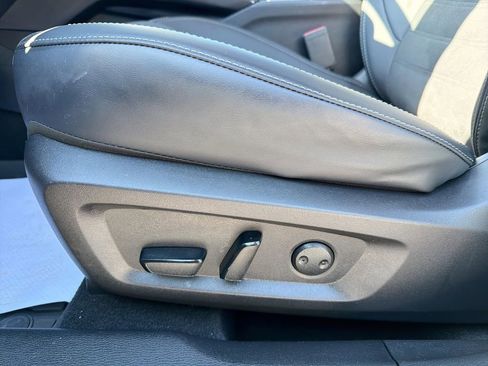 Used 2024 Mitsubishi Outlander SE image 16