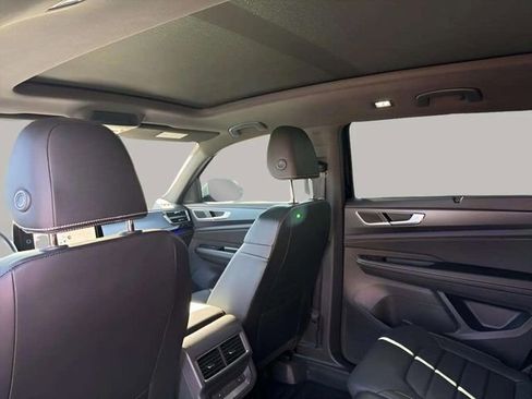 Used 2024 Volkswagen Atlas Cross Sport SEL R-Line image 7