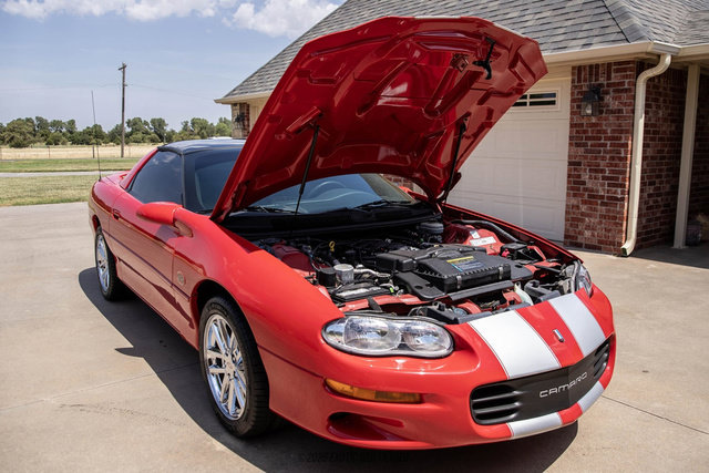 Used 2002 Chevrolet Camaro Z28 w/ SS Performance/Appearance Pkg RWD image 17