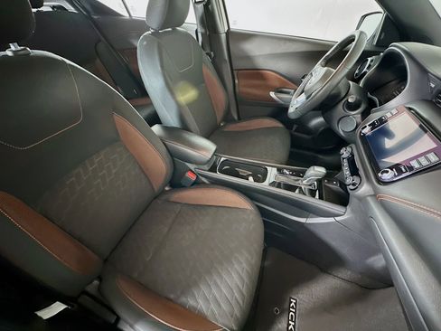 Used 2024 Nissan Kicks SR image 27
