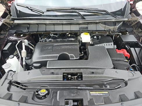 Used 2024 Nissan Pathfinder SL w/ Black Appearance Package image 11