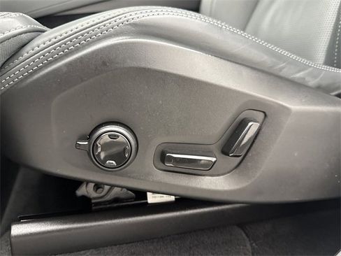 Certified 2023 Volvo XC90 B6 Ultimate w/ Protection Package Premier image 28