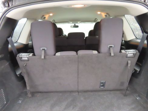 Used 2019 Nissan Pathfinder SV image 41