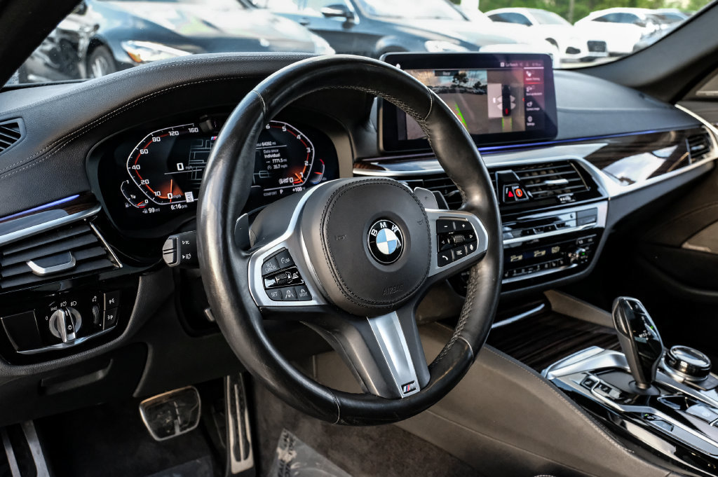 Used 2021 BMW M550i xDrive w/ Executive Package AWD/4WD image 14