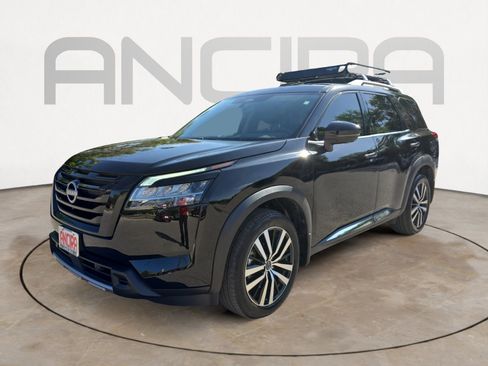 Used 2024 Nissan Pathfinder Platinum image 6