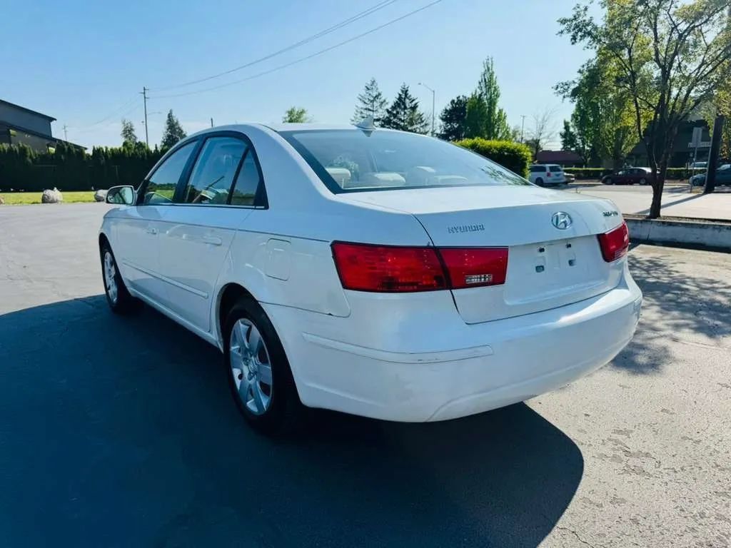 Used 2009 Hyundai Sonata GLS w/ Popular Equipment Pkg 2 FWD image 3