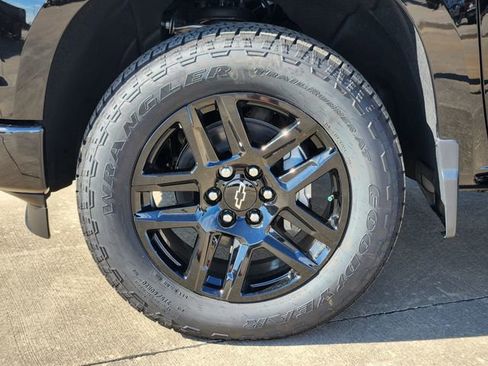 New 2026 Chevrolet Silverado 1500 Custom AWD/4WD image 9