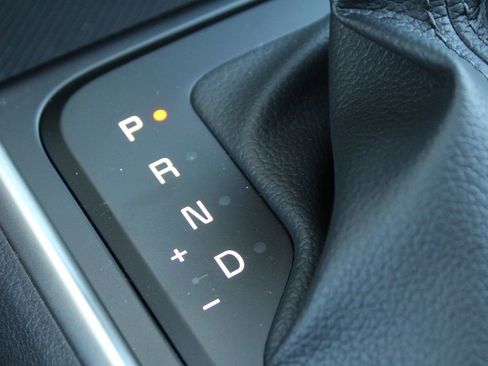 New 2026 Kia Carnival FWD image 40