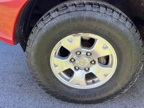 Used 2012 Toyota Tacoma 4x4 Double Cab w/ TRD Off-Road Pkg image 27