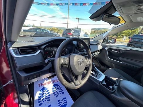 Used 2019 Toyota RAV4 XLE image 11