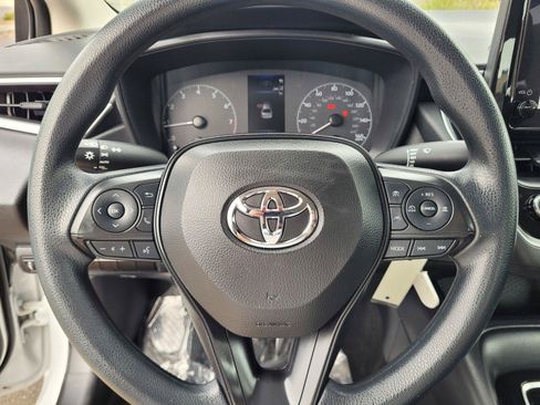 Used 2024 Toyota Corolla LE FWD image 30