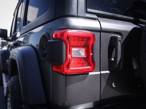 Used 2019 Jeep Wrangler Unlimited Sport S AWD/4WD image 12