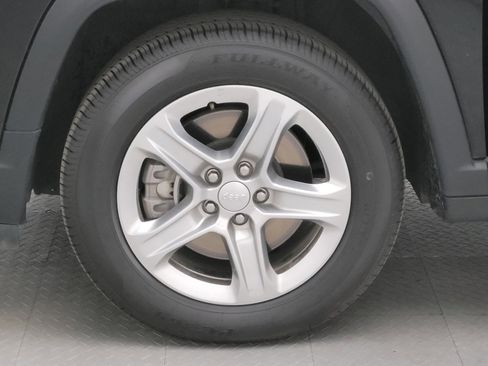 Used 2024 Jeep Compass Latitude w/ Altitude Special Edition image 31