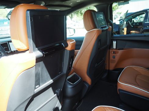 New 2026 Chrysler Pacifica Pinnacle image 19