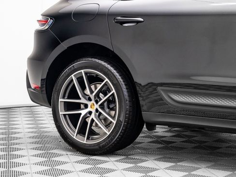 New 2025 Porsche Macan image 34